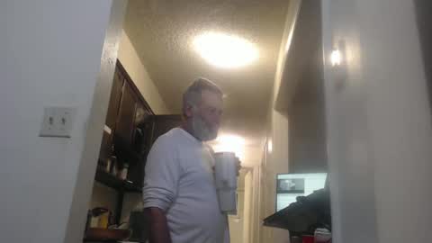 Snapshot of veryveryhairmanindenver chatting on January 4, 12:59 am hairy man online show from January 4, 12:59 am