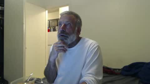 Snapshot of veryveryhairmanindenver chatting on January 21, 1:08 am hairy man online show from January 21, 1:08 am