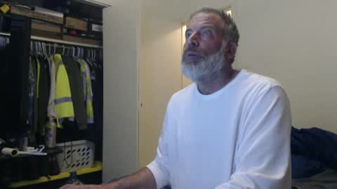 Snapshot of veryveryhairmanindenver chatting on January 28, 12:47 am hairy man online show from January 28, 12:47 am