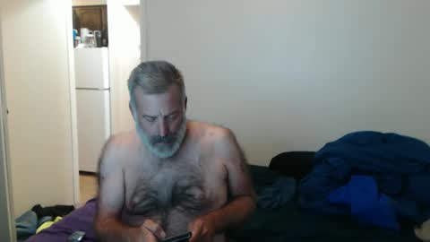 Snapshot of veryveryhairmanindenver chatting on October 21, 12:00 am hairy man online show from October 21, 12:00 am