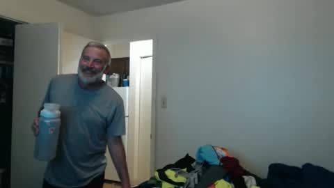 Snapshot of veryveryhairmanindenver chatting on February 8, 1:09 am hairy man online show from February 8, 1:09 am