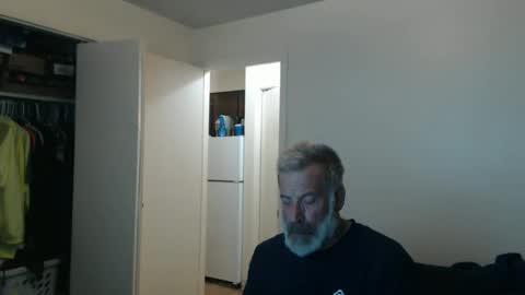 Snapshot of veryveryhairmanindenver chatting on February 24, 12:52 am hairy man online show from February 24, 12:52 am