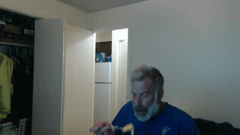 Snapshot of veryveryhairmanindenver chatting on February 25, 12:53 am hairy man online show from February 25, 12:53 am