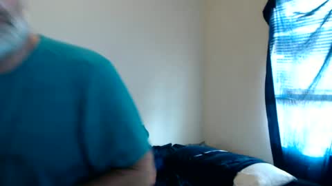 Snapshot of veryveryhairmanindenver chatting on July 7, 12:02 am hairy man online show from July 7, 12:02 am