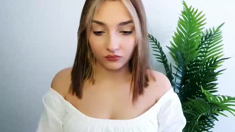 Ana online show from February 19, 1:29 pm