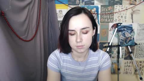 veryveryvery_shy online show from January 4, 9:54 am