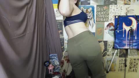 veryveryvery_shy online show from March 6, 9:58 am