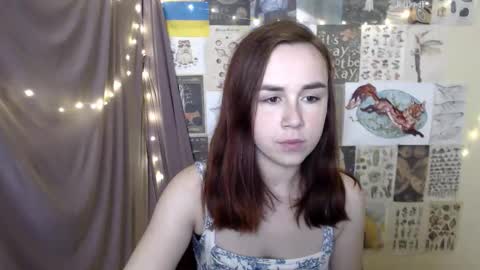 veryveryvery_shy online show from November 11, 9:20 am