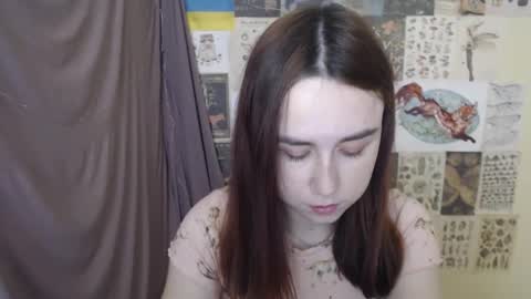 veryveryvery_shy online show from December 5, 8:45 am