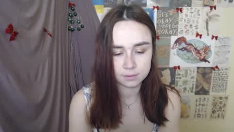 Snapshot of veryveryvery_shy chatting on December 23, 9:29 am veryveryvery_shy online show from December 23, 9:29 am