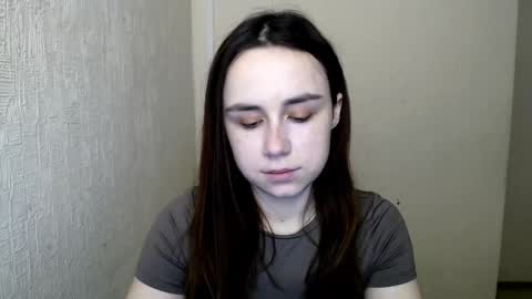 Snapshot of veryveryvery_shy chatting on February 20, 7:10 am veryveryvery_shy online show from February 20, 7:10 am