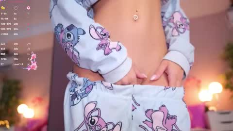 Snapshot of vesia chatting on October 13, 6:46 am Vesia Sentiri online show from October 13, 6:46 am