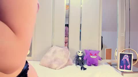 Vesper Velvet  online show from September 20, 8:54 pm