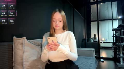 Esta online show from January 8, 4:53 pm