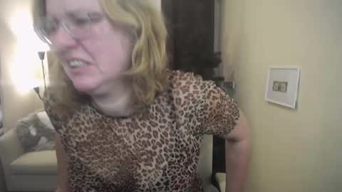 vestawoody online show from November 23, 7:19 am