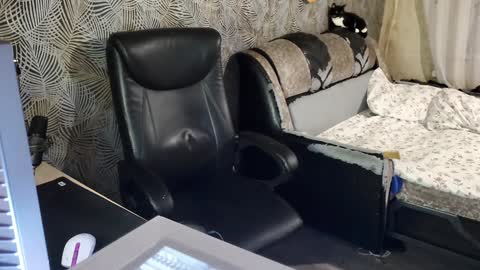 vialeras online show from December 9, 2:13 am