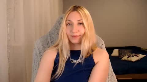 Amelia online show from December 19, 6:37 pm