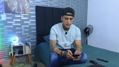 Victor cardenas online show from January 25, 8:31 pm