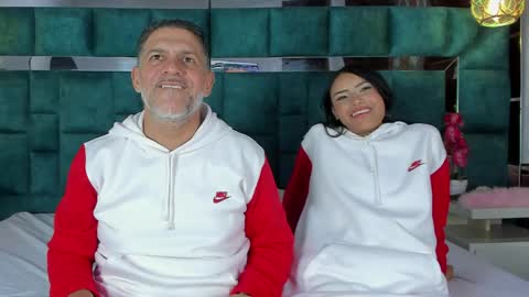 antonia y andrew online show from April 12, 5:56 am