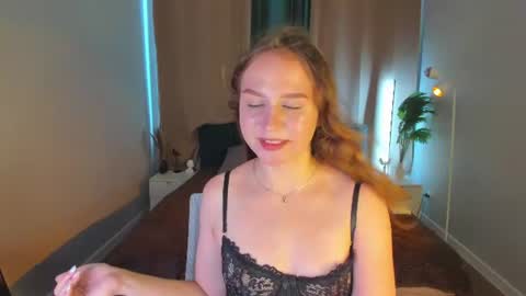 vicki_milles online show from August 4, 9:01 am