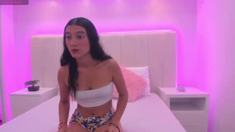 Snapshot of vickie_millers chatting on May 28, 7:11 pm Vicky online show from May 28, 7:11 pm