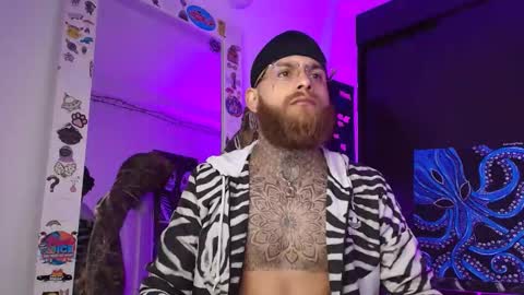 Snapshot of vickingcock7 chatting on December 21, 3:46 am vickingcock7 online show from December 21, 3:46 am