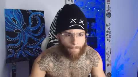 Snapshot of vickingcock7 chatting on January 8, 8:38 am vickingcock7 online show from January 8, 8:38 am