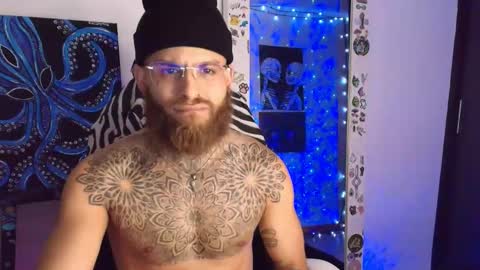 Snapshot of vickingcock7 chatting on January 9, 6:05 am vickingcock7 online show from January 9, 6:05 am