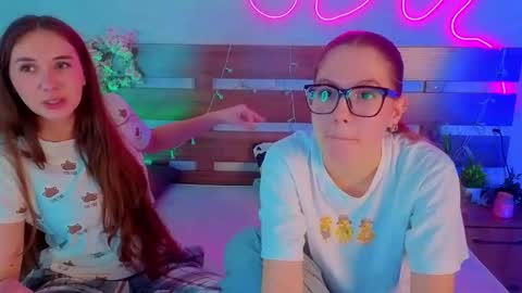 Stacy  Charlotte Lolaon keyboard online show from December 15, 12:42 pm