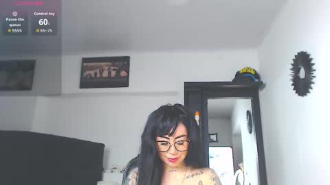 Vicky  online show from March 18, 11:13 am