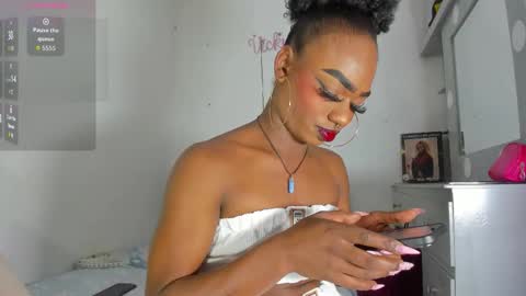 vicky manuela online show from December 19, 4:41 am