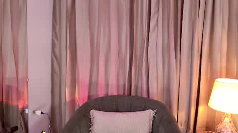 Snapshot of vicky_kittyy chatting on July 4, 7:31 pm Amy online show from July 4, 7:31 pm