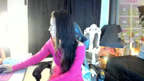 Snapshot of vicky_sst chatting on February 22, 4:13 am Vicky online show from February 22, 4:13 am