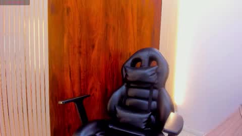 Vicky online show from February 5, 8:57 pm