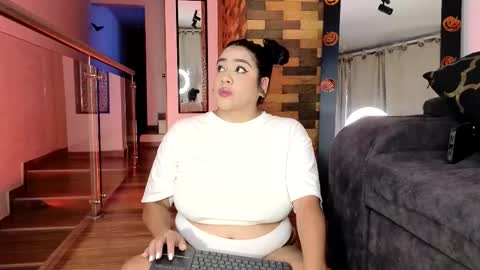 Victoria Serna  online show from October 7, 2:53 am