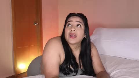 Victoria Serna  online show from November 27, 11:51 pm