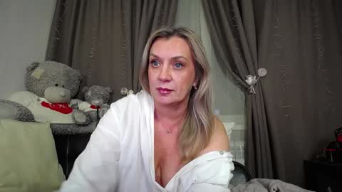 Snapshot of victoria50 chatting on December 13, 8:15 pm victoria50 online show from December 13, 8:15 pm