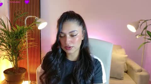 Snapshot of victoria___moon chatting on February 7, 1:37 pm victoria online show from February 7, 1:37 pm