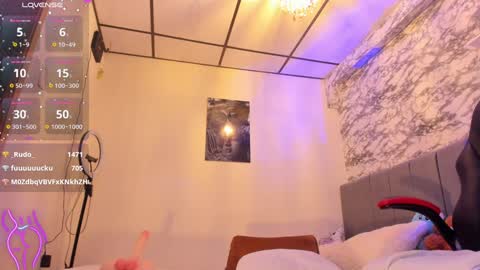 Victoria Coopeer online show from December 7, 2:09 am