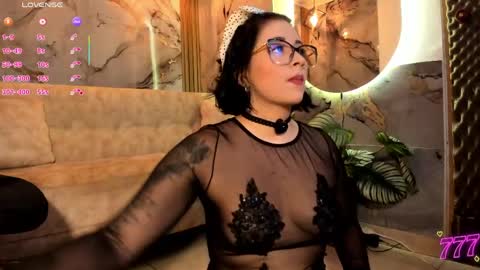 Snapshot of victoria__coopeer chatting on May 17, 8:05 pm Victoria Coopeer online show from May 17, 8:05 pm