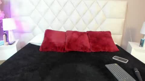 Snapshot of victoria__lee_ chatting on May 20, 3:24 am victoria__lee_ online show from May 20, 3:24 am