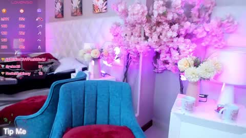 Snapshot of victoria__lee_ chatting on May 23, 3:38 pm victoria__lee_ online show from May 23, 3:38 pm