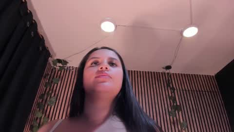 Snapshot of victoria__ponce chatting on February 12, 1:30 am victorira online show from February 12, 1:30 am