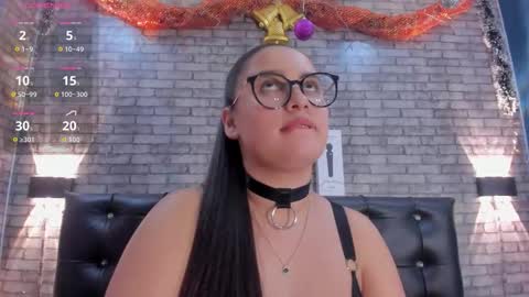 Snapshot of victoria__ponce chatting on December 4, 8:50 pm victorira online show from December 4, 8:50 pm