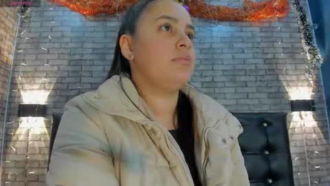 Snapshot of victoria__ponce chatting on December 17, 6:03 pm victorira online show from December 17, 6:03 pm