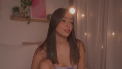 Snapshot of victoria__rossi chatting on July 1, 1:13 pm online show from July 1, 1:13 pm
