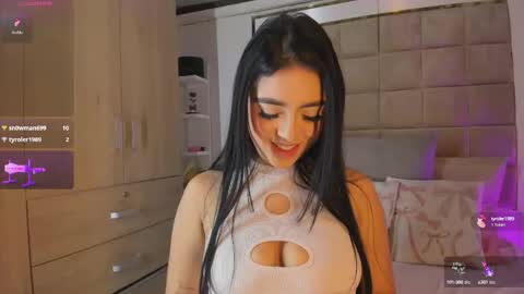 Snapshot of victoria_adaams1 chatting on October 2, 10:00 am Victoria valentina online show from October 2, 10:00 am