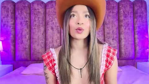 Snapshot of victoria_adams14 chatting on September 25, 2:59 am Victoria for you online show from September 25, 2:59 am
