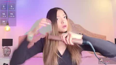 Snapshot of victoria_adams14 chatting on September 27, 4:17 am Victoria for you online show from September 27, 4:17 am