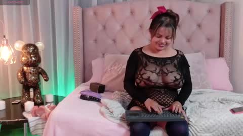 victoria_cherry_ online show from November 24, 12:49 pm